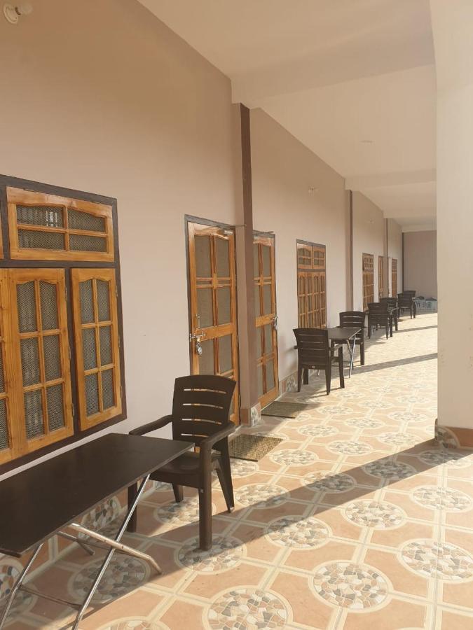 Jp International Naimisharanya Hotel Exterior photo