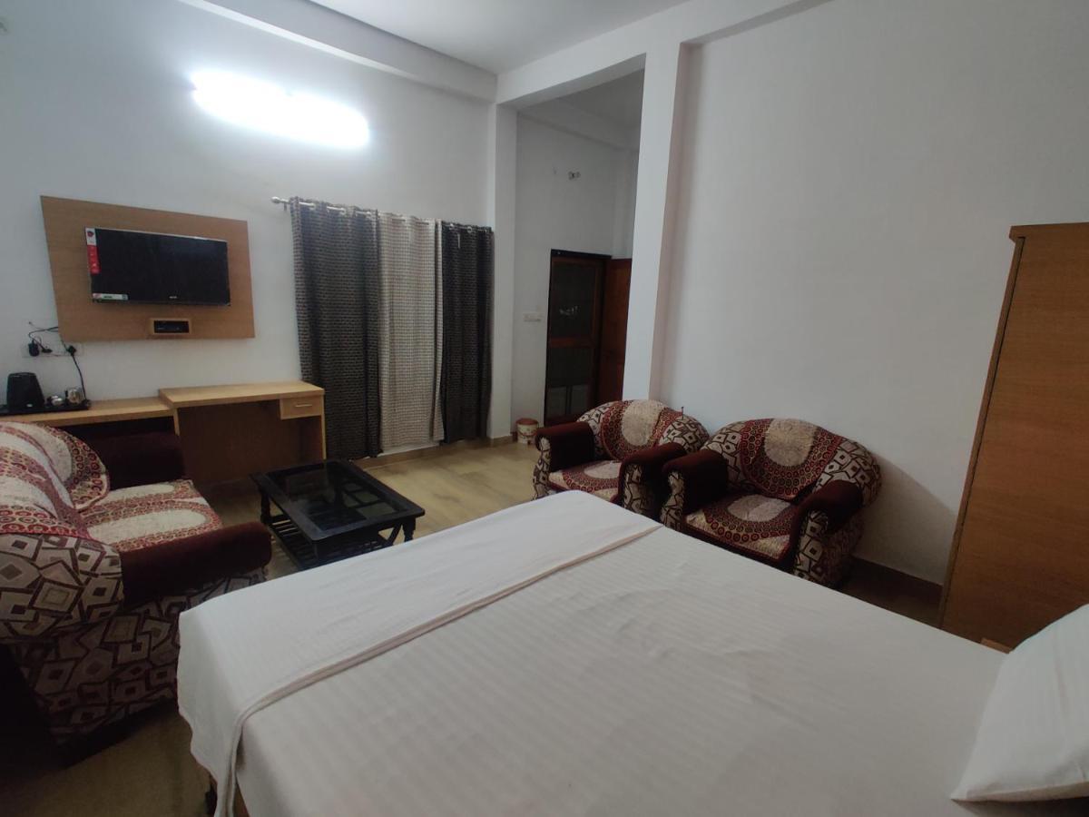 Jp International Naimisharanya Hotel Exterior photo
