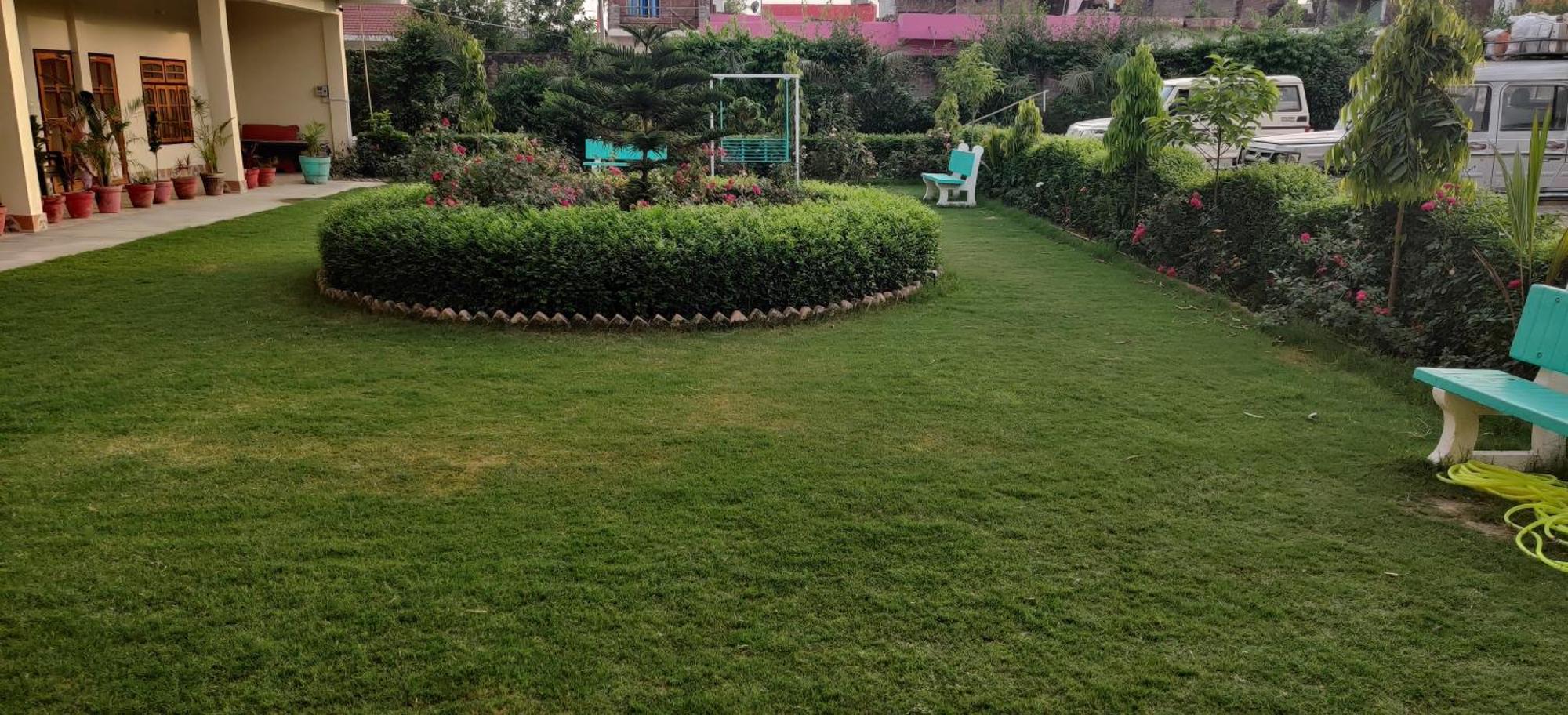 Jp International Naimisharanya Hotel Exterior photo