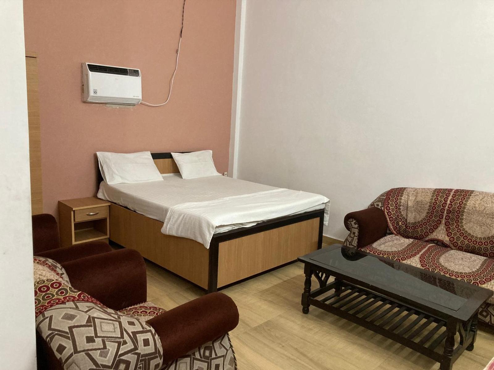 Jp International Naimisharanya Hotel Room photo